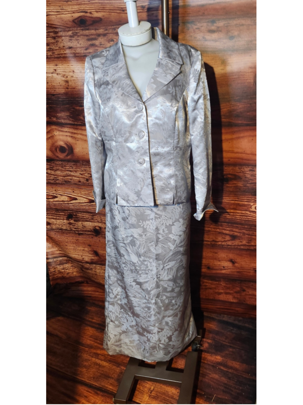 Women's Le Suit Skirt Set Size 12 Silver Grey Floral Pattern